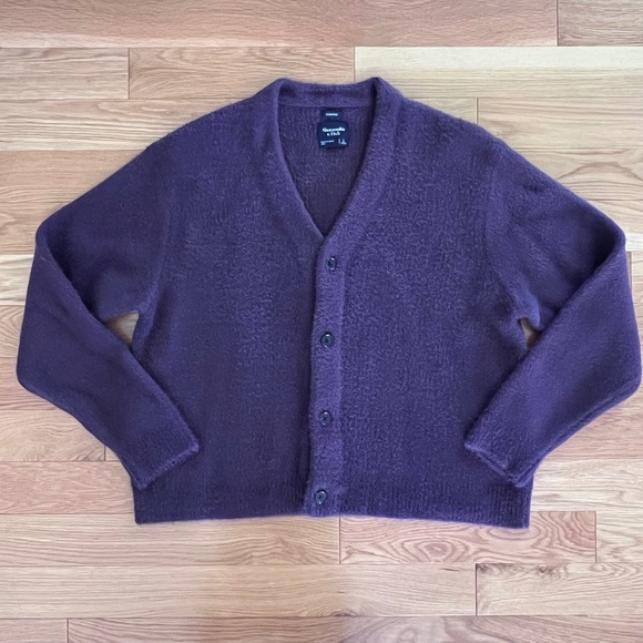 Abercrombie & Fitch Men's Fuzzy Cropped Cardigan - Picture 1 of 1